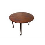 A George II mahogany drop leaf dining table. (Dimensions: Height 71cm, width 118cm.)(Height 71cm,