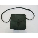 A Mulberry green leather bag. (Dimensions: 24cm x 25.5cm (excluding strap).)(24cm x 25.5cm (