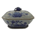 A Chinese blue and white porcelain tureen, Qianlong period, decorated with birds amongst foliage,
