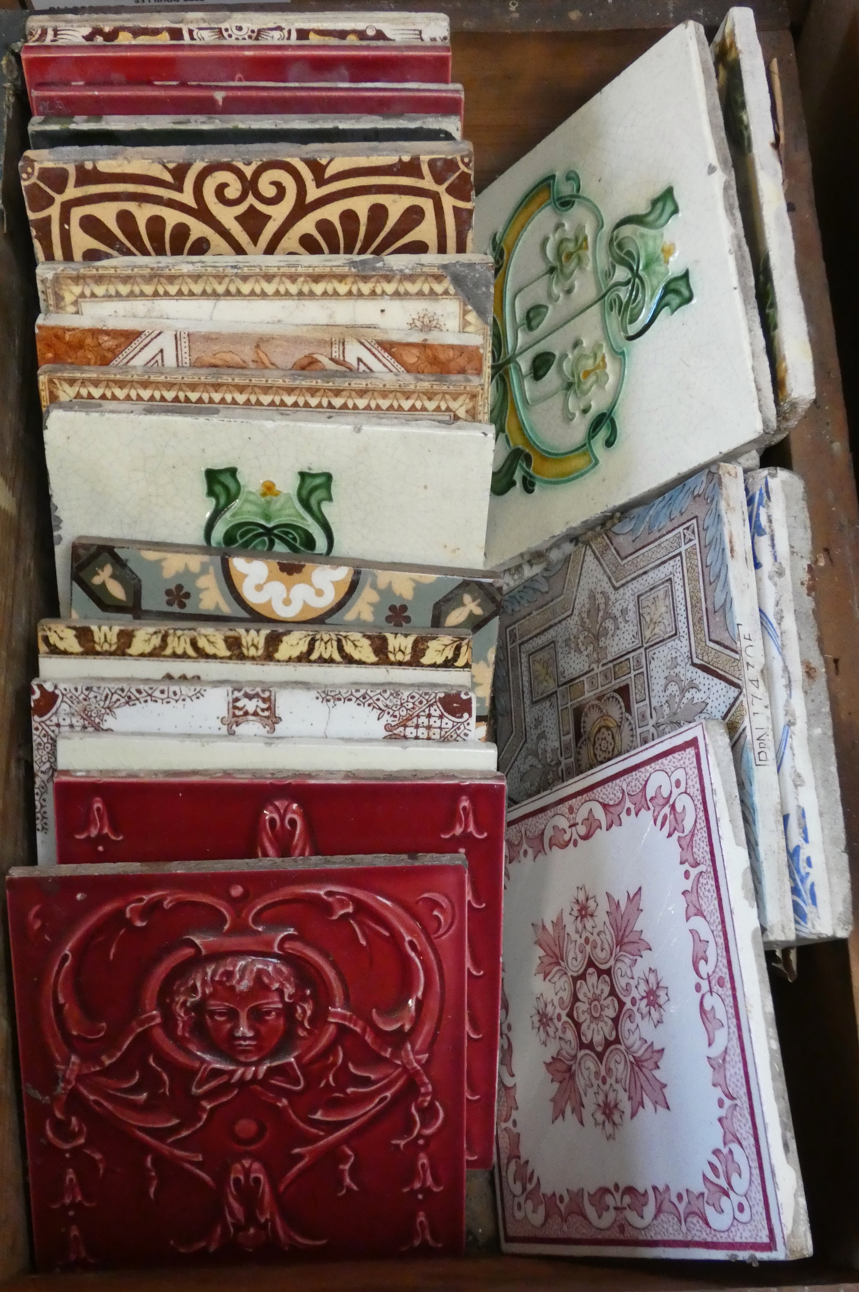 Victorian and later ceramic tiles - approximately 90 - Image 4 of 4