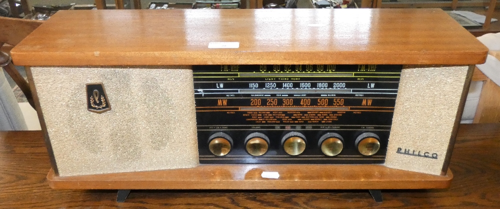 A vintage Philco radio, model 100