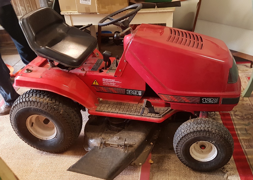 A 39" ride on lawnmower with a Briggs and Stratton 12hp engine