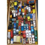 A tray of mainly loose die cast models by Corgi, Matchbox, etc.