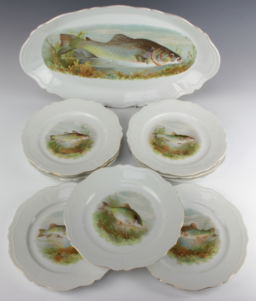 An early 20th Century Austrian fish service comprising oval serving plate and 9 dinner plates 4