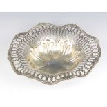 A Continental pierced Sterling silver bowl 377 grams, 25 cm