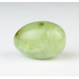 A jade egg hand cooler 4.5cm