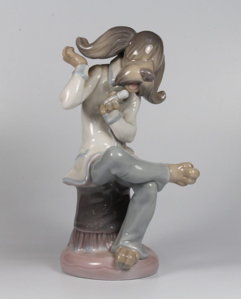 A Lladro 5 piece band of dog musicians 15cm, 20cm, 19cm, 22cm and 22cm - Image 2 of 8