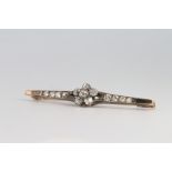 An Edwardian 15ct yellow gold diamond set bar brooch 3.2 grams, 45mm