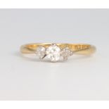 An 18ct yellow gold 3 stone diamond ring, approx 0.3ct, size L,