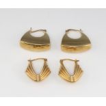 Two pairs of 9ct yellow gold earrings 5.9 grams