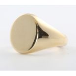 A gentleman's 9ct yellow gold signet ring size Q, 12.3 grams