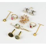 A collection of minor costume jewellery