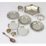 A hexagonal 800 standard dish and minor items 137 grams