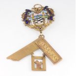 A 9ct yellow gold and enamelled Masonic jewel 25.4 grams