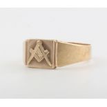 A gentleman's 9ct yellow gold Masonic ring, size X, 4 grams