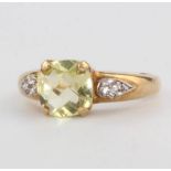 A 9ct yellow gold citrine dress ring, size M, 3.3 grams