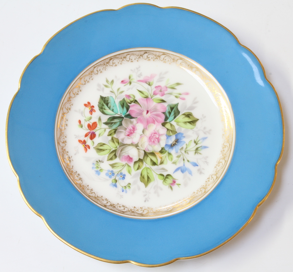 Eleven Continental porcelain dessert plates with blue and gilt borders enclosing spring flowers 21cm - Image 4 of 13