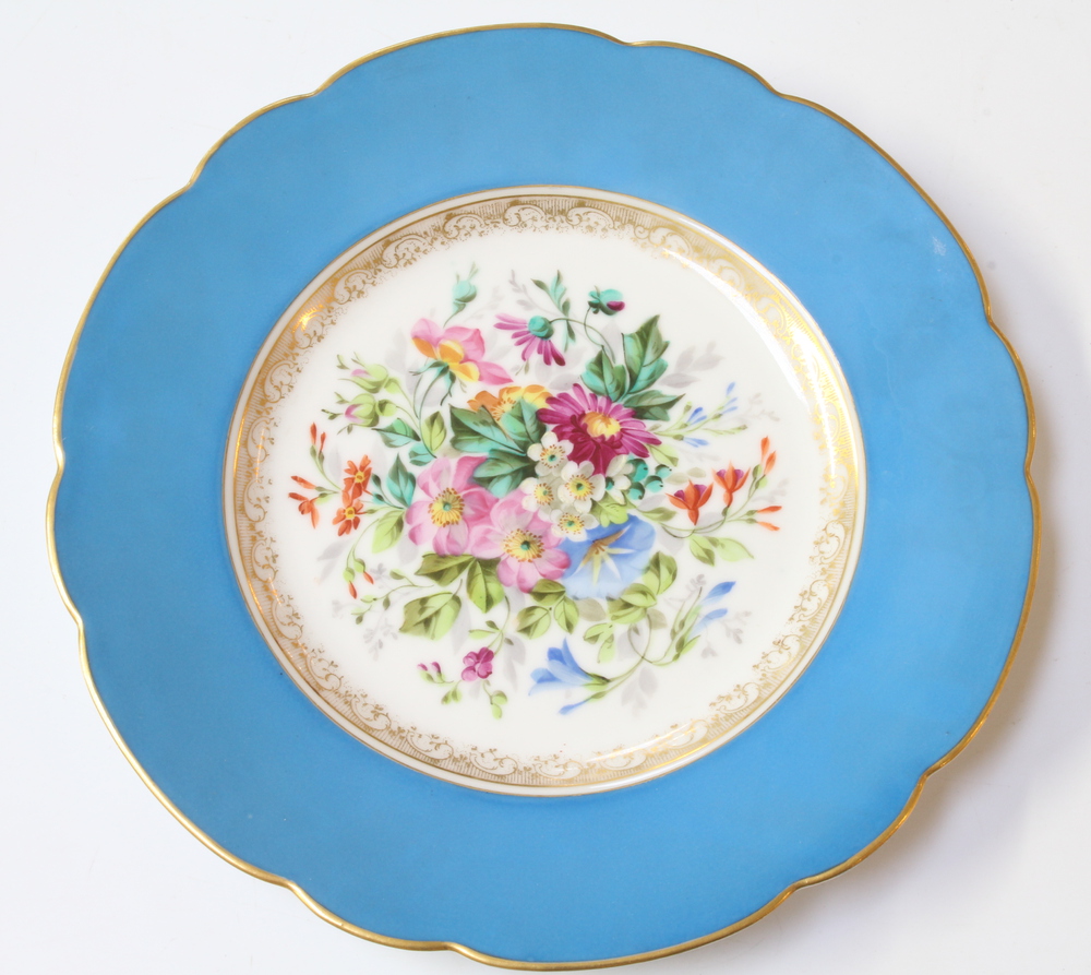 Eleven Continental porcelain dessert plates with blue and gilt borders enclosing spring flowers 21cm - Image 9 of 13