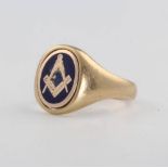 A gentleman's 9ct yellow gold enamelled swivel Masonic ring size M, 6.1 grams