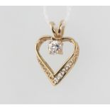 A 9ct yellow gold heart shaped paste set pendant 18mm