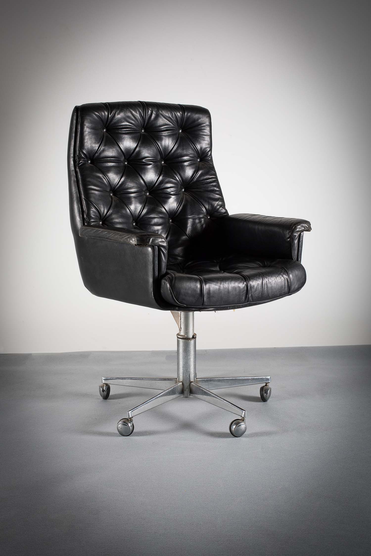 1960s EXECUTIVE CHAIR