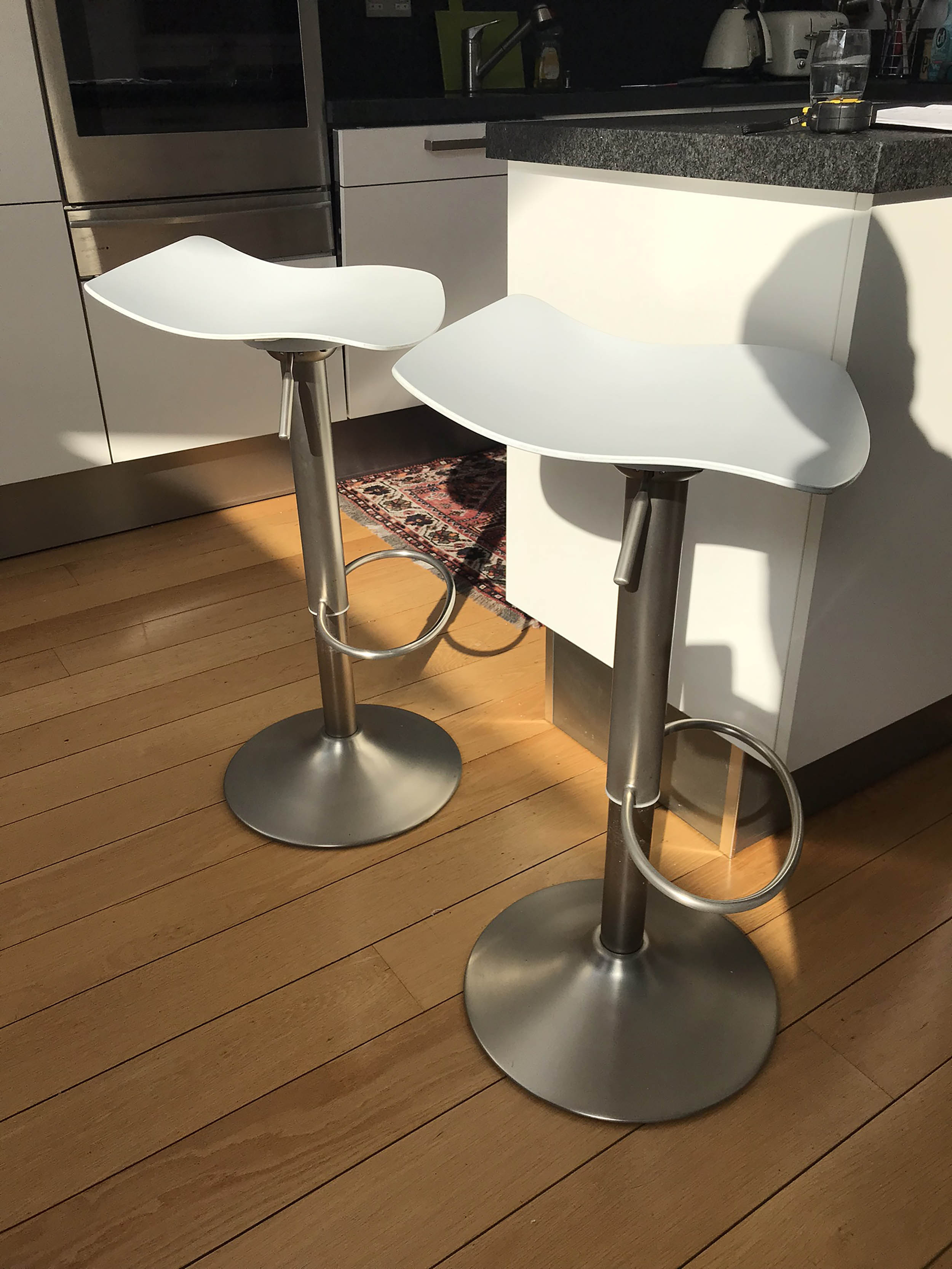 A PAIR OF BAR STOOLS, BY BO CONCEPT