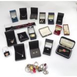 A quantity of assorted jewellery CONDITION: Please Note - we do not make reference