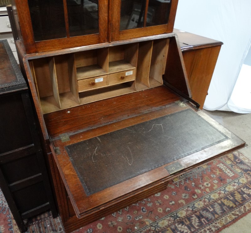 1930/40s bureau bookcase CONDITION: Please Note - we do not make reference to the - Image 3 of 6