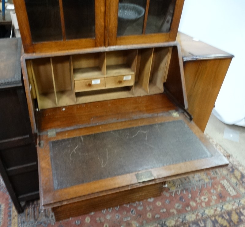 1930/40s bureau bookcase CONDITION: Please Note - we do not make reference to the - Image 2 of 6