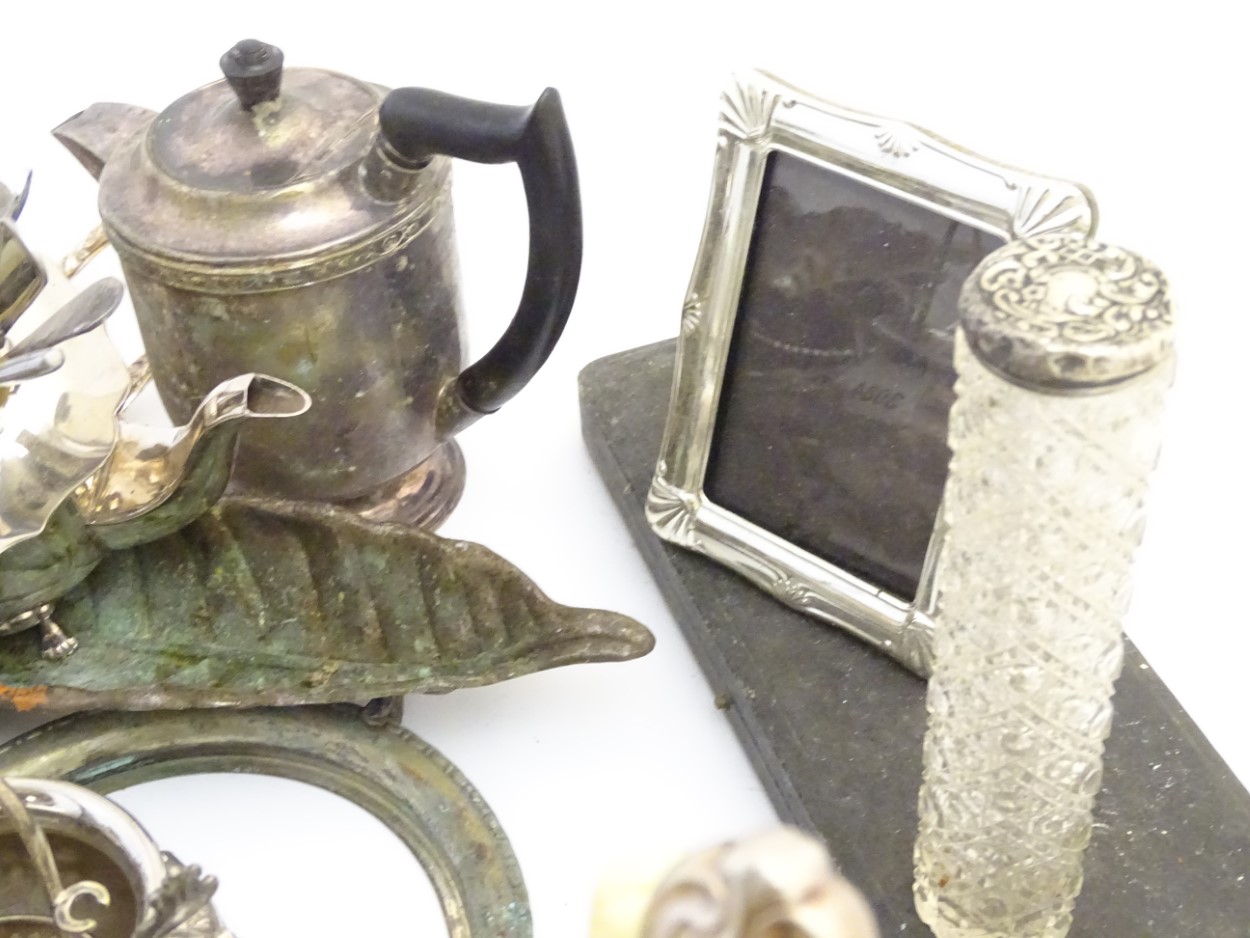 Assorted silver plated wares to include coffee pot, sugar bowls, tray, toast rack , mug, - Image 2 of 13