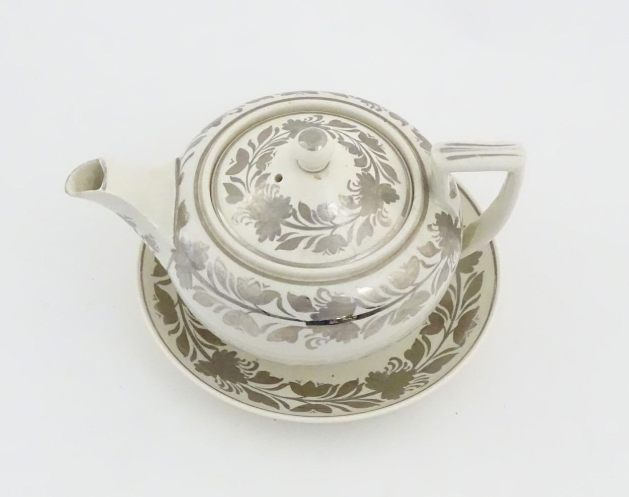 A white Wedgewood teapot and saucer with banded silver lustre decoration. Teapot approx. - Image 4 of 8