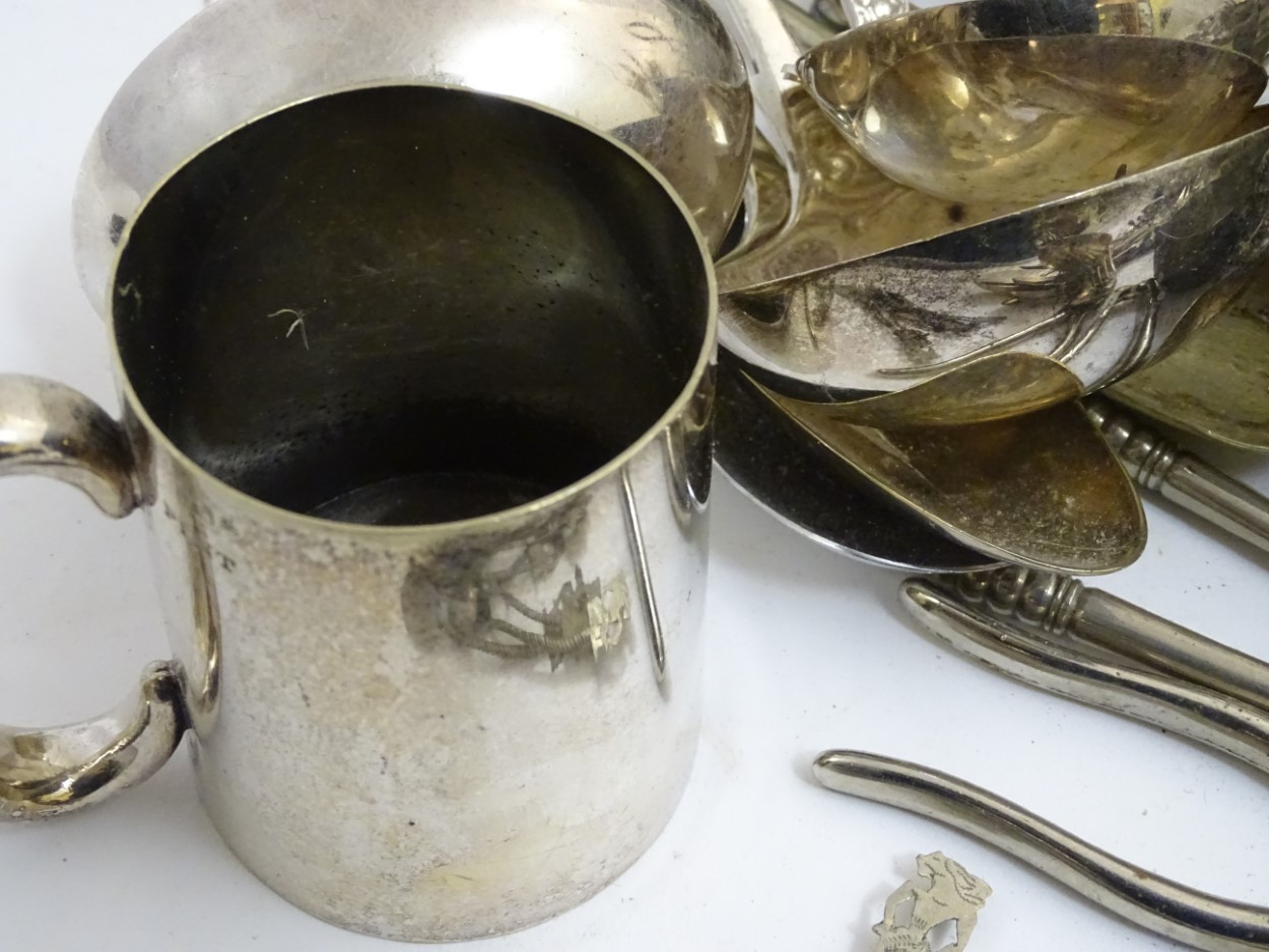 Assorted silver plated wares to include coffee pot, sugar bowls, tray, toast rack , mug, - Image 5 of 13