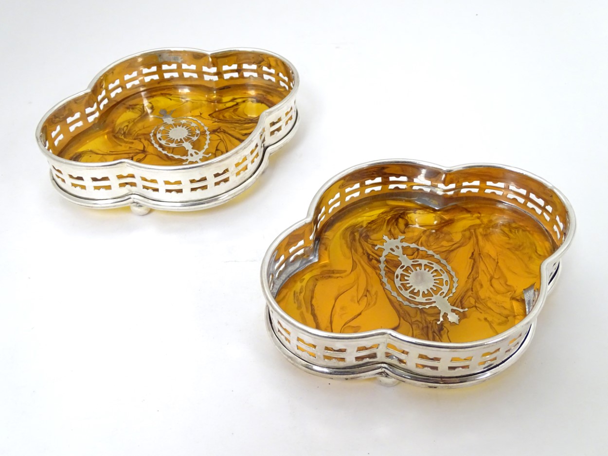 A pair of 21stC silver plate quatreform coasters with faux tortoiseshell bases 6" wide - Image 4 of 8