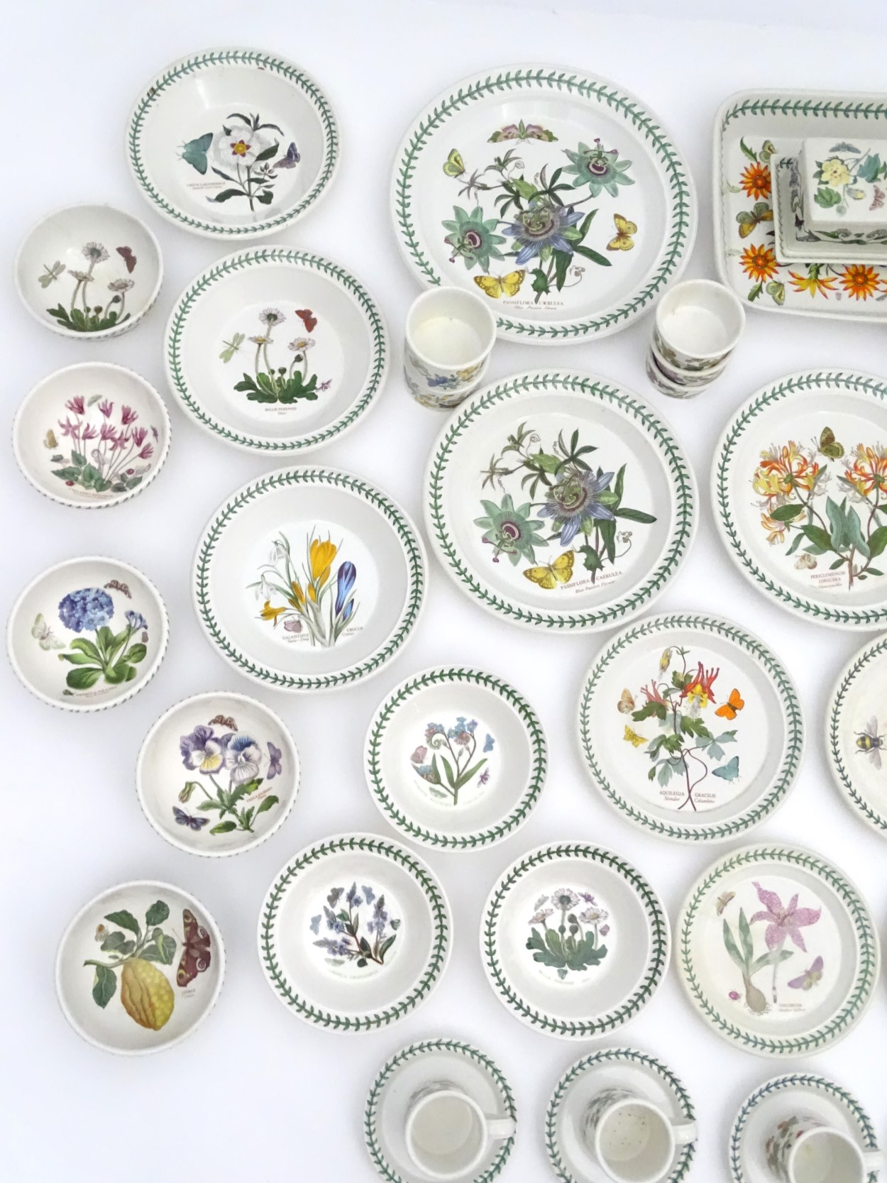 A large quantity of Portmeirion dinner wares of various ages in 'Botanic Garden', - Image 2 of 10