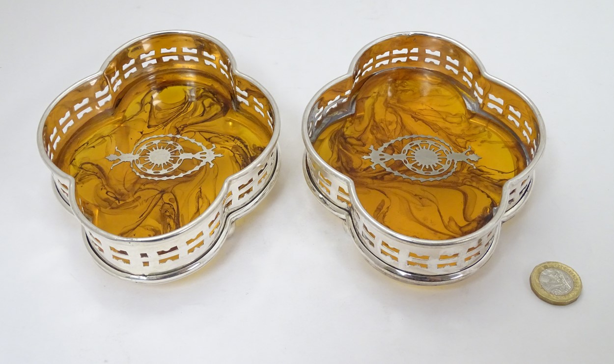 A pair of 21stC silver plate quatreform coasters with faux tortoiseshell bases 6" wide - Image 6 of 8