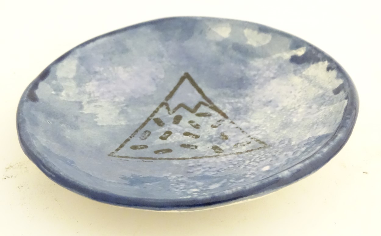 Minty Mountain: A local studio pottery small blue glazed dish decorated with a stylised mountain. - Image 4 of 5