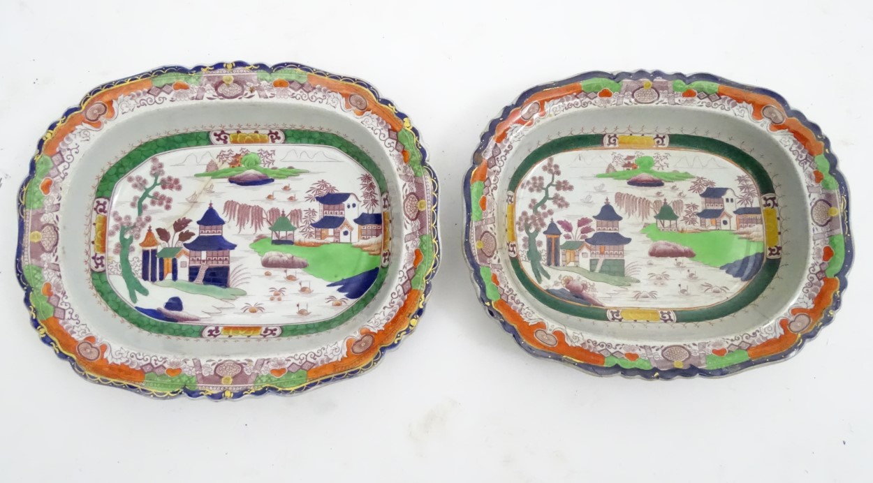 An assorted quantity of iron stone china dinner wares with a chinoiserie scene and clobbered - Image 8 of 15