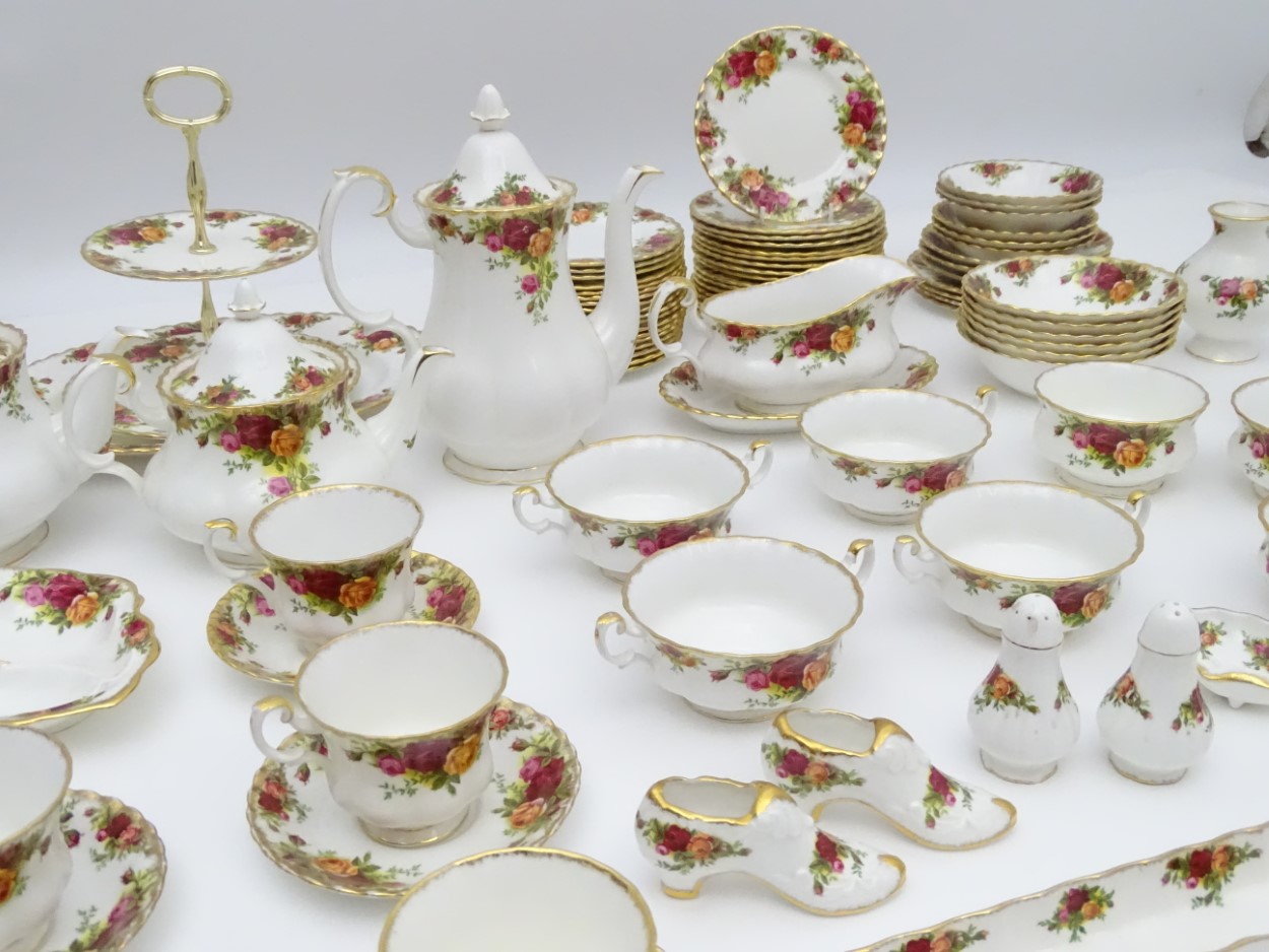 A large quantity of Royal Albert dinner wares in 'Old Country Roses', to include plates, teapots, - Image 12 of 14