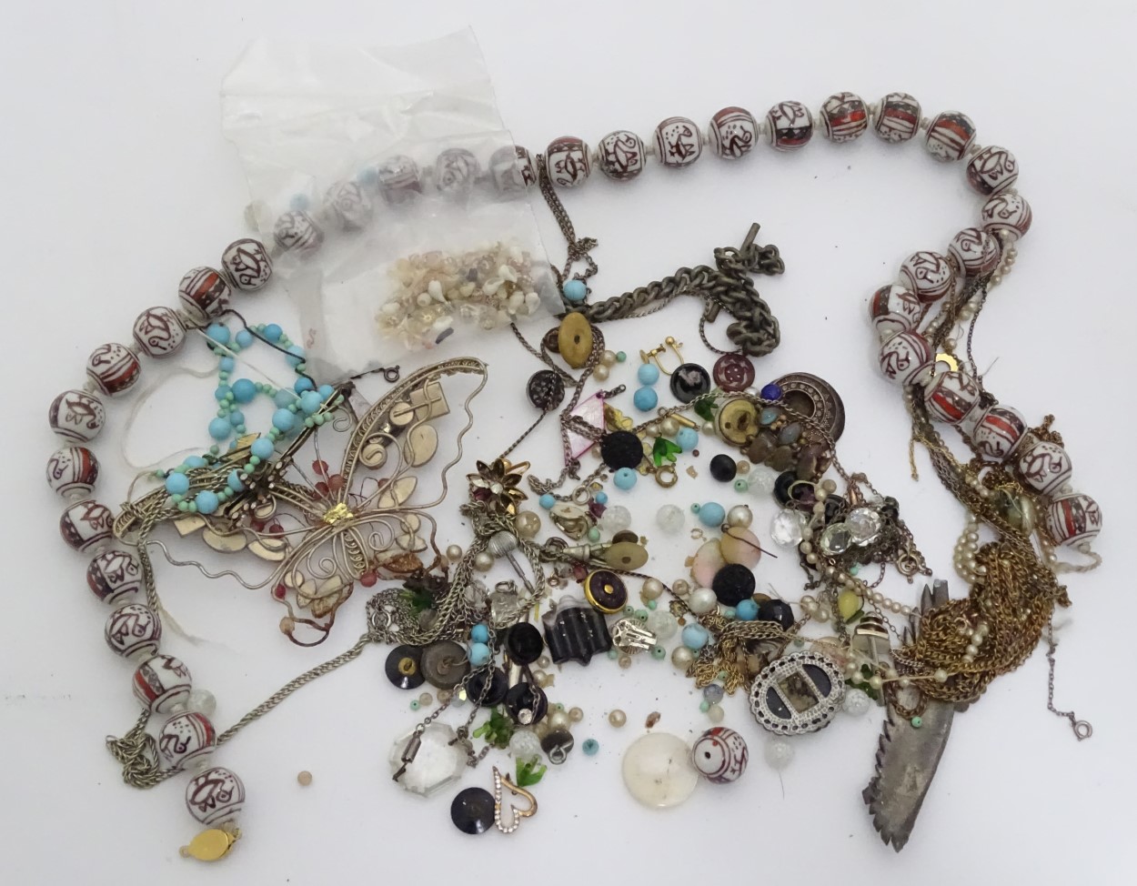 A quantity of costume jewellery CONDITION: Please Note - we do not make reference