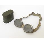 Militaria: a pair of Second World War/WW2 Alpine goggles,