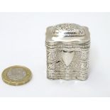 A 19thC Dutch silver peppermint / comfit / loderein box 1 ½" high (16g) CONDITION:
