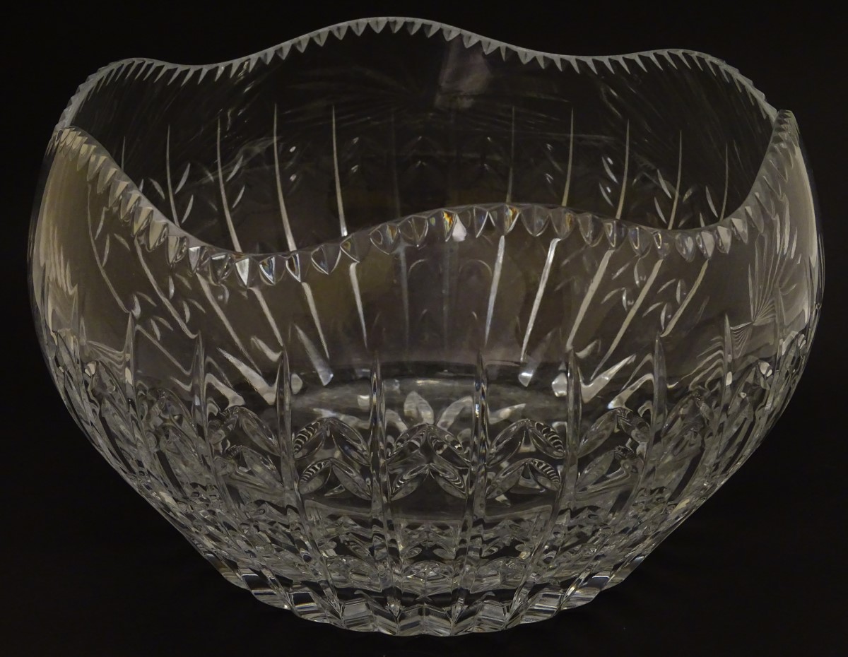 Faberge: a 'House of Carl Faberge 85 FM' crystal cut glass bowl with wavy edge, - Image 5 of 9
