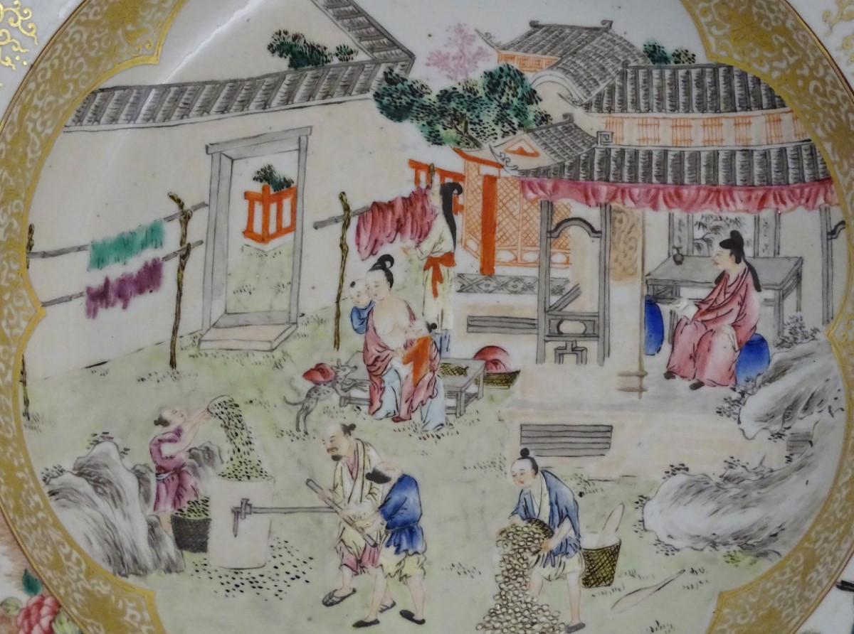 A large Chinese bowl with hand painted scenes of rural life, including a mother and child, - Image 4 of 6