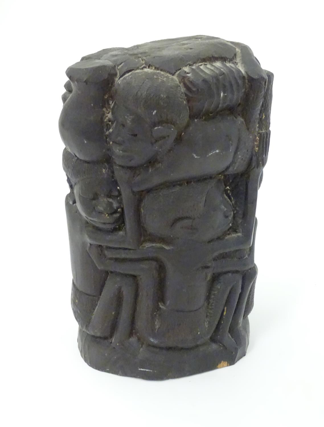Ethnographic native Tribal : an ebony ? Pounding / chopping block with carved seated figures to the - Image 4 of 5