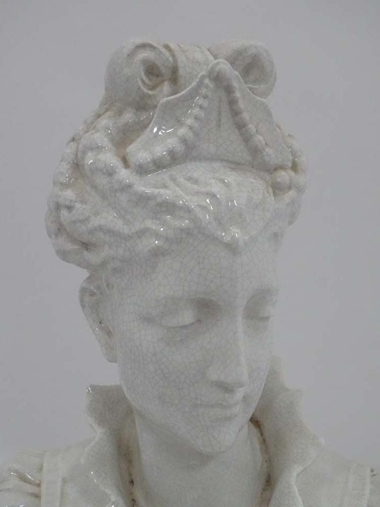 A late 20thC ceramic bust of a lady - Image 5 of 6