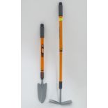 Set of 2 garden tools with extendable handles,