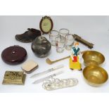 A quantity of miscellaneous items, to include a ceramics, silver plated items etc.