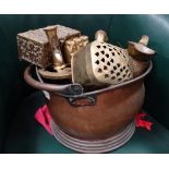 A quantity of brass and copper items CONDITION: Please Note - we do not make