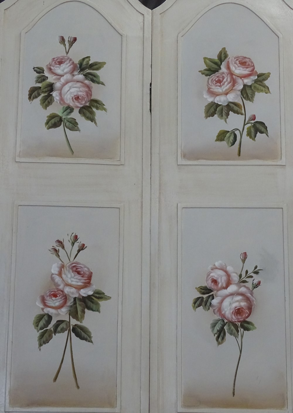 A 4 fold screen with painted rose decoration CONDITION: Please Note - we do not - Image 2 of 3