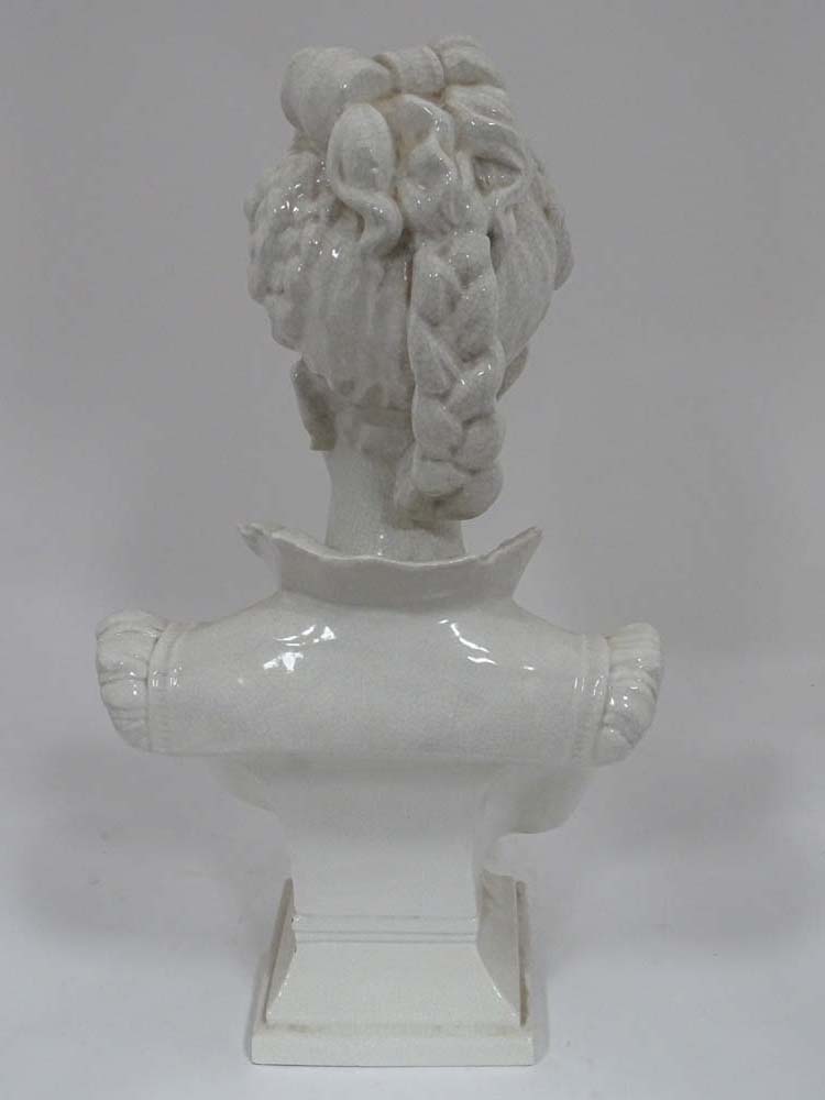 A late 20thC ceramic bust of a lady - Image 2 of 6